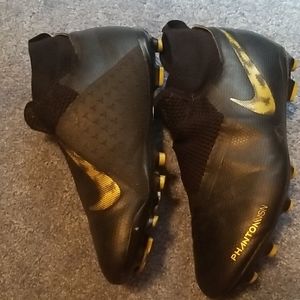 Nike phantom sn youth size 4.5 cleats